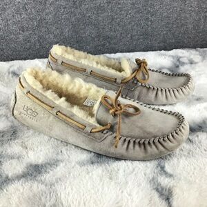UGG Dakota Leather Sheepskin Moccasins Size 9 Gray